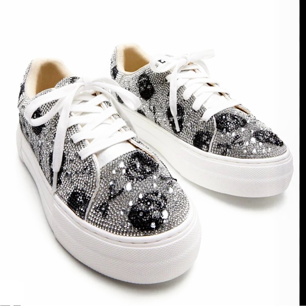 Betsey Johnson Skull Rhinestone Shoes NWT Size 8.5 New In Box Rare